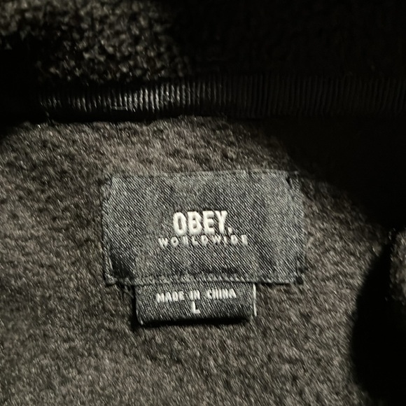 Obey Channel White & Black Mock Neck Fleece Sweatshirt - Picture 4 of 4